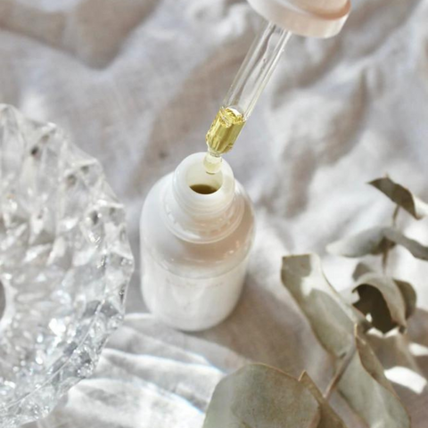 3 Reasons You Need Omega Oil In Your Daily Skincare Routine